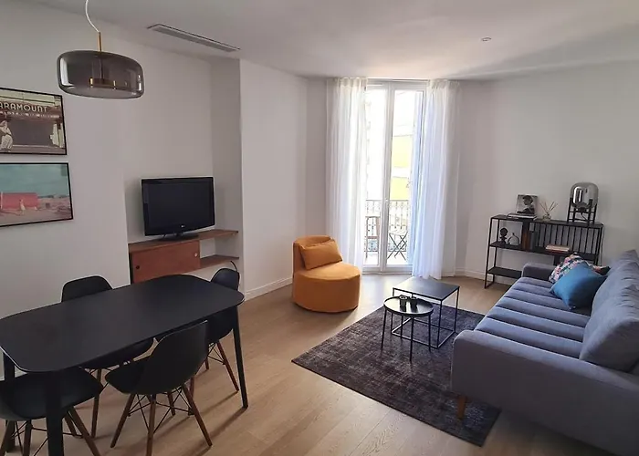 2 Bedrooms 5 Min Walk To Croisette