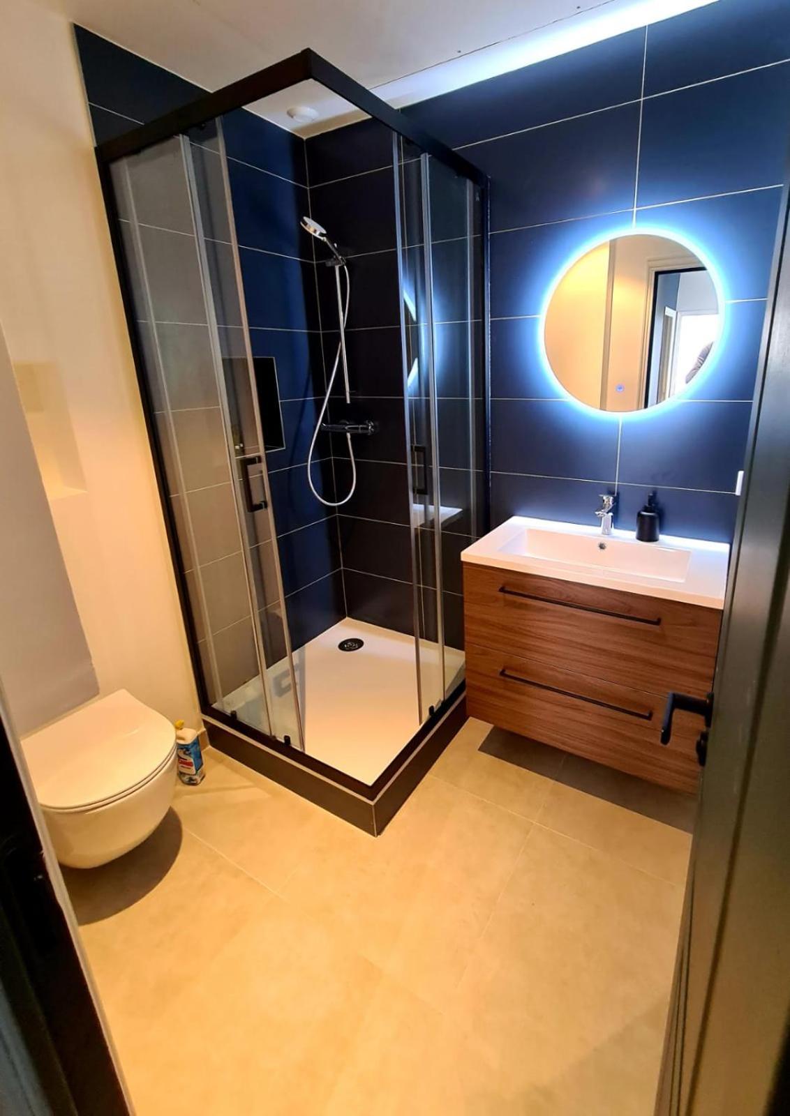 2 Bedrooms 5 Min Walk To Croisette * Cannes